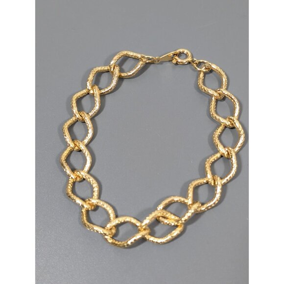 Estate Jewelry - Vintage Gold Tone Textured Oval Curb Chain Link Bracelet Classic 7 inch